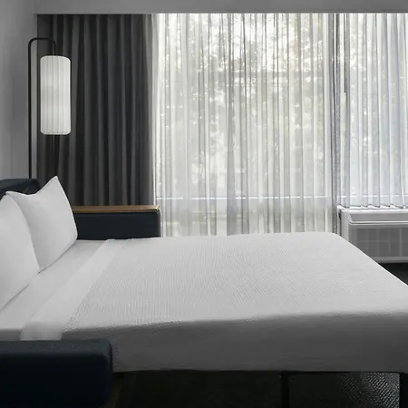 Courtyard By Marriott Atlanta Buckhead Hotel Exterior photo