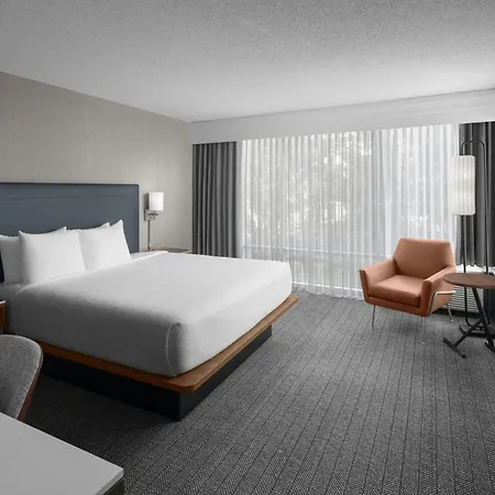Courtyard By Marriott Atlanta Buckhead Hotel Exterior photo