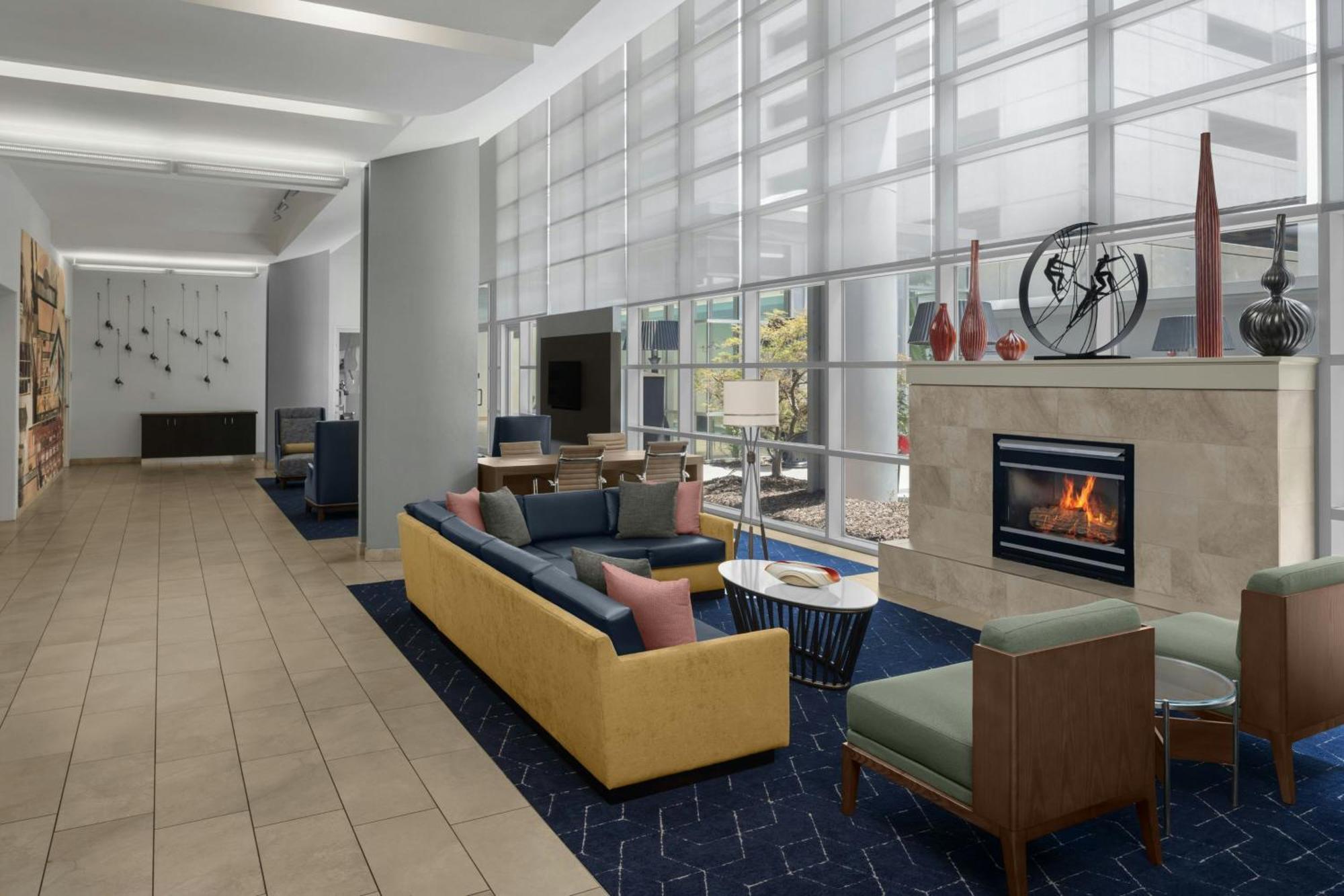 Courtyard By Marriott Buckhead Hotel