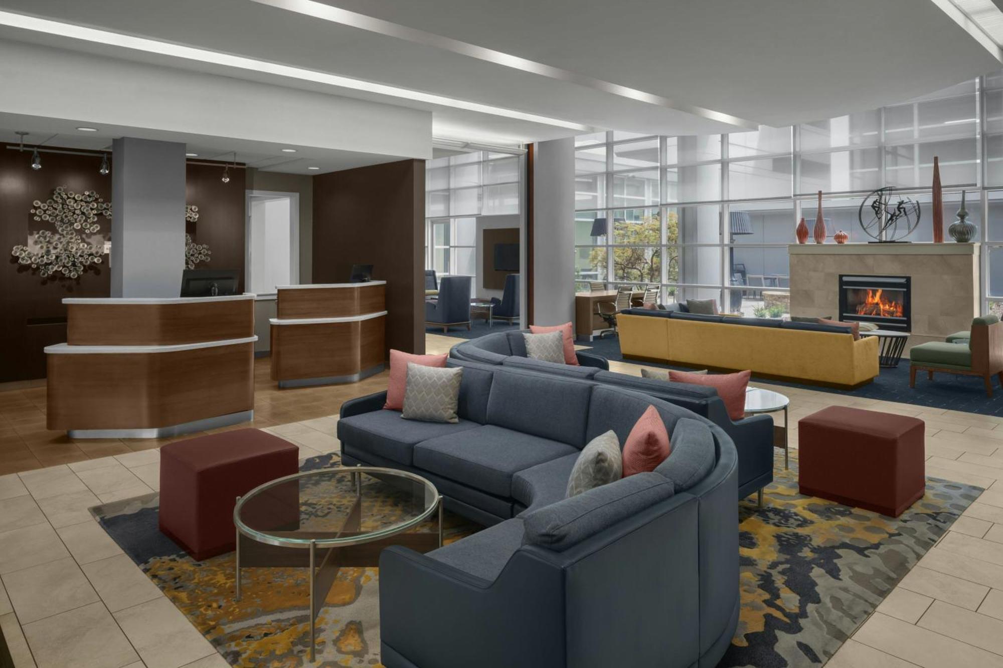 Courtyard By Marriott Buckhead Hotel Atlanta