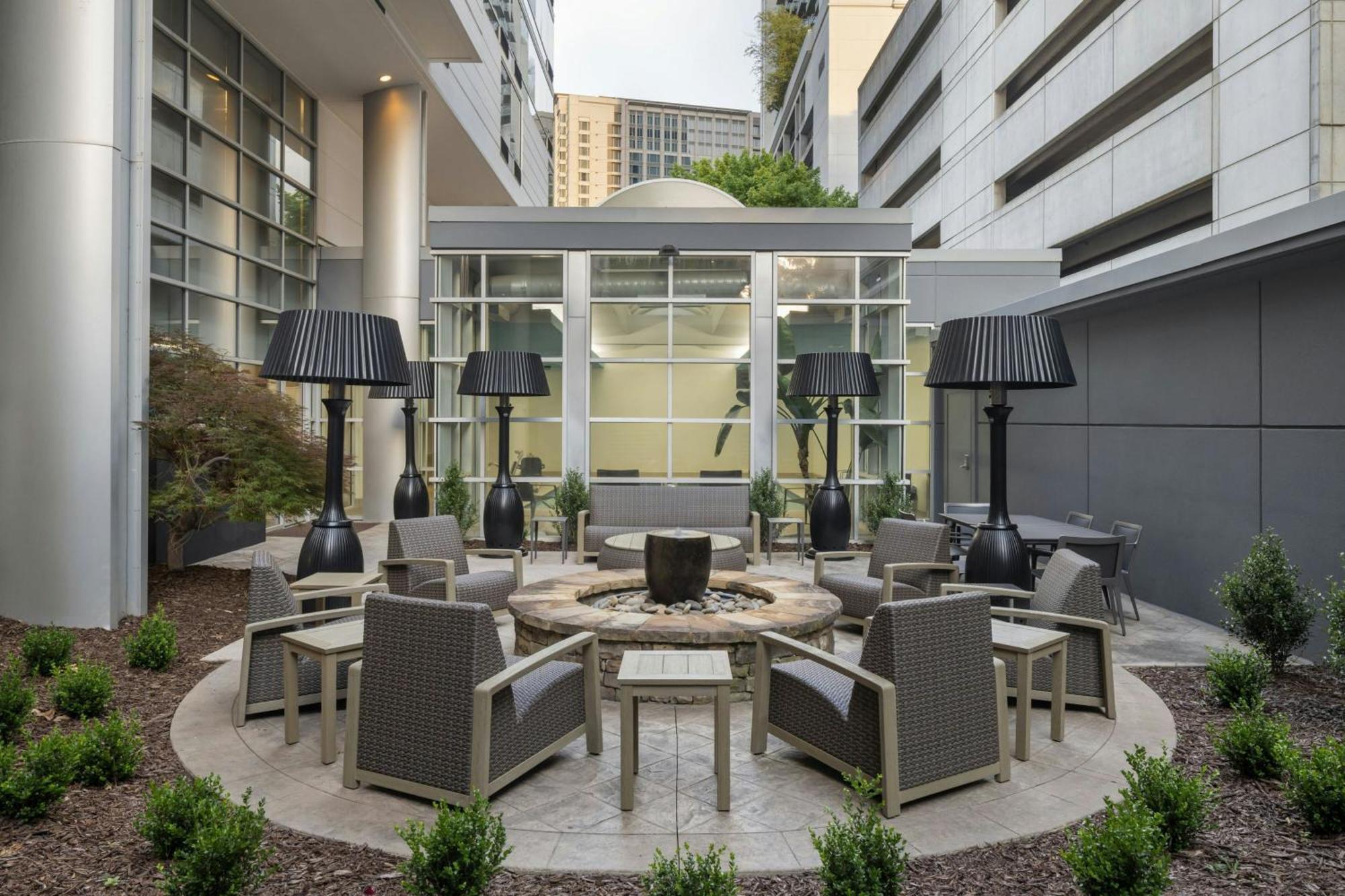 Courtyard By Marriott Buckhead 3*