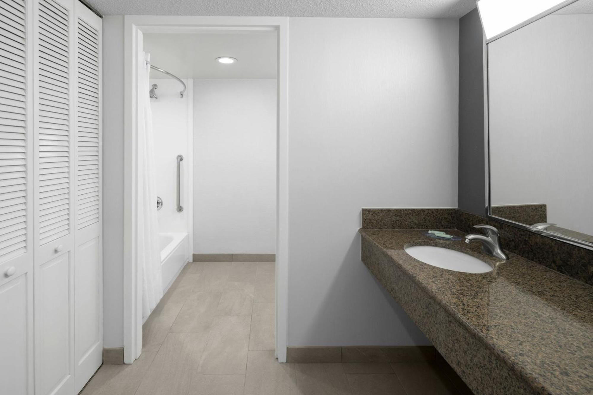 Hotel Courtyard By Marriott Buckhead Atlanta
