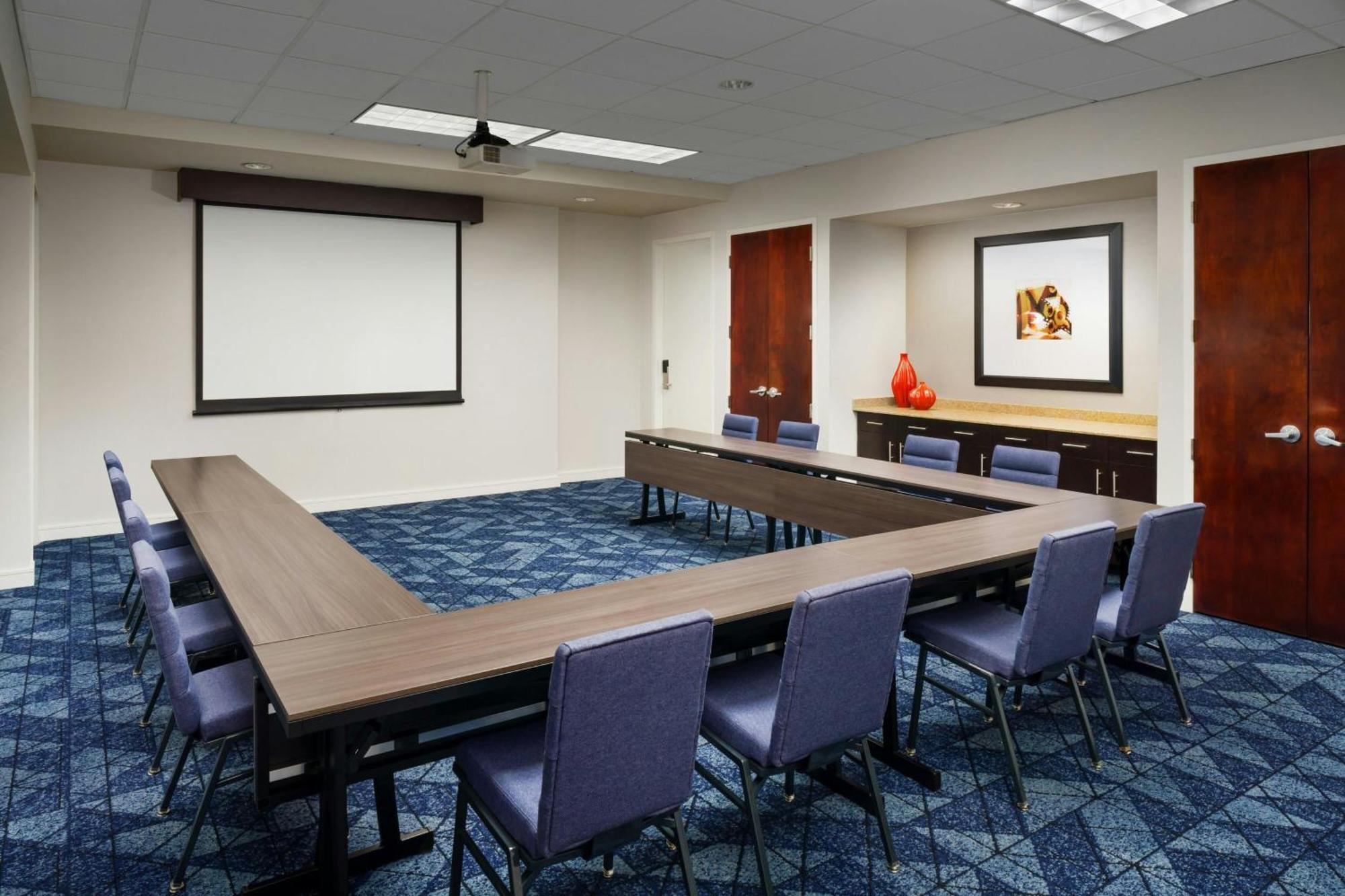 Courtyard By Marriott Buckhead 3* Atlanta