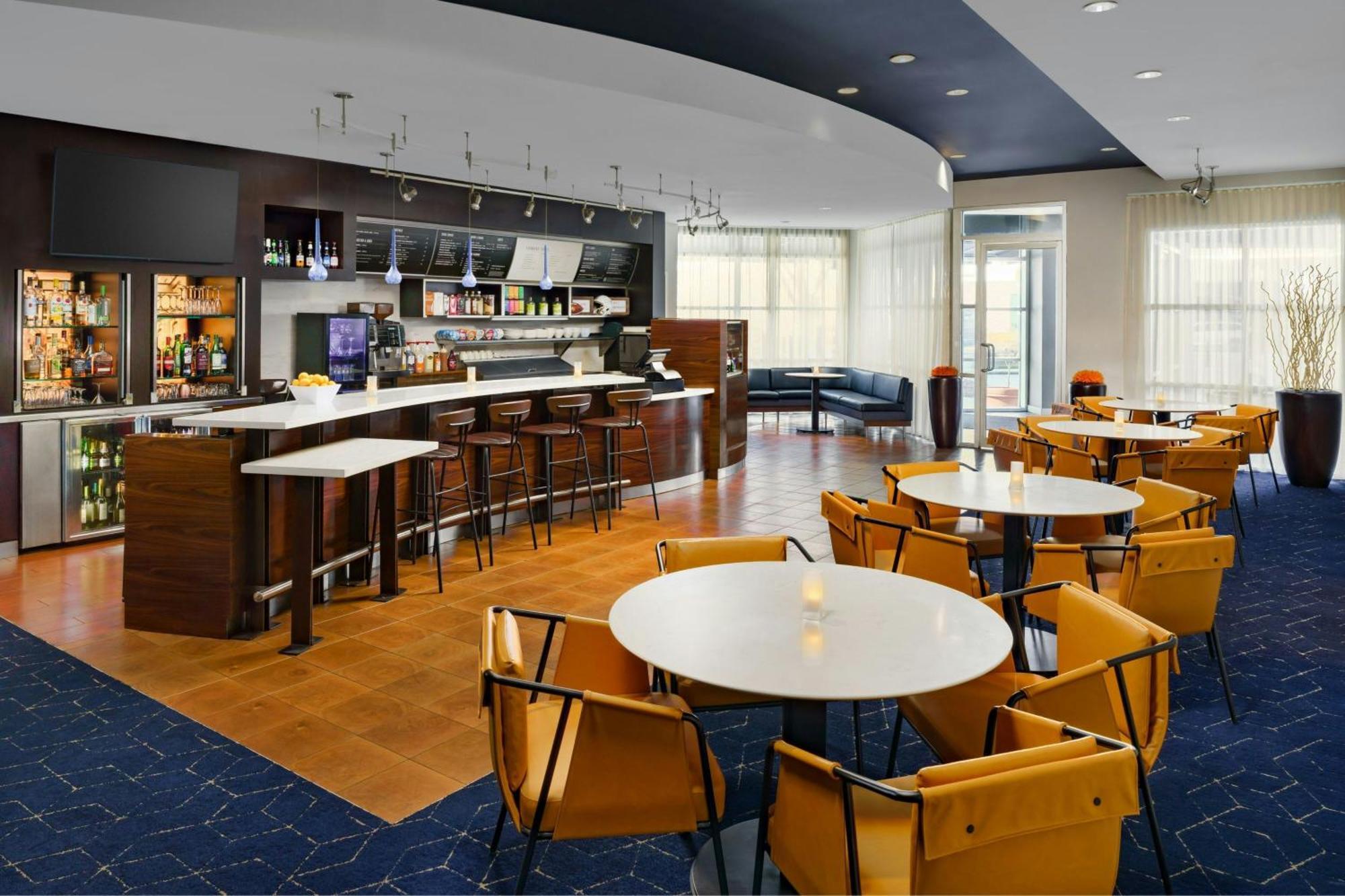 Courtyard By Marriott Buckhead