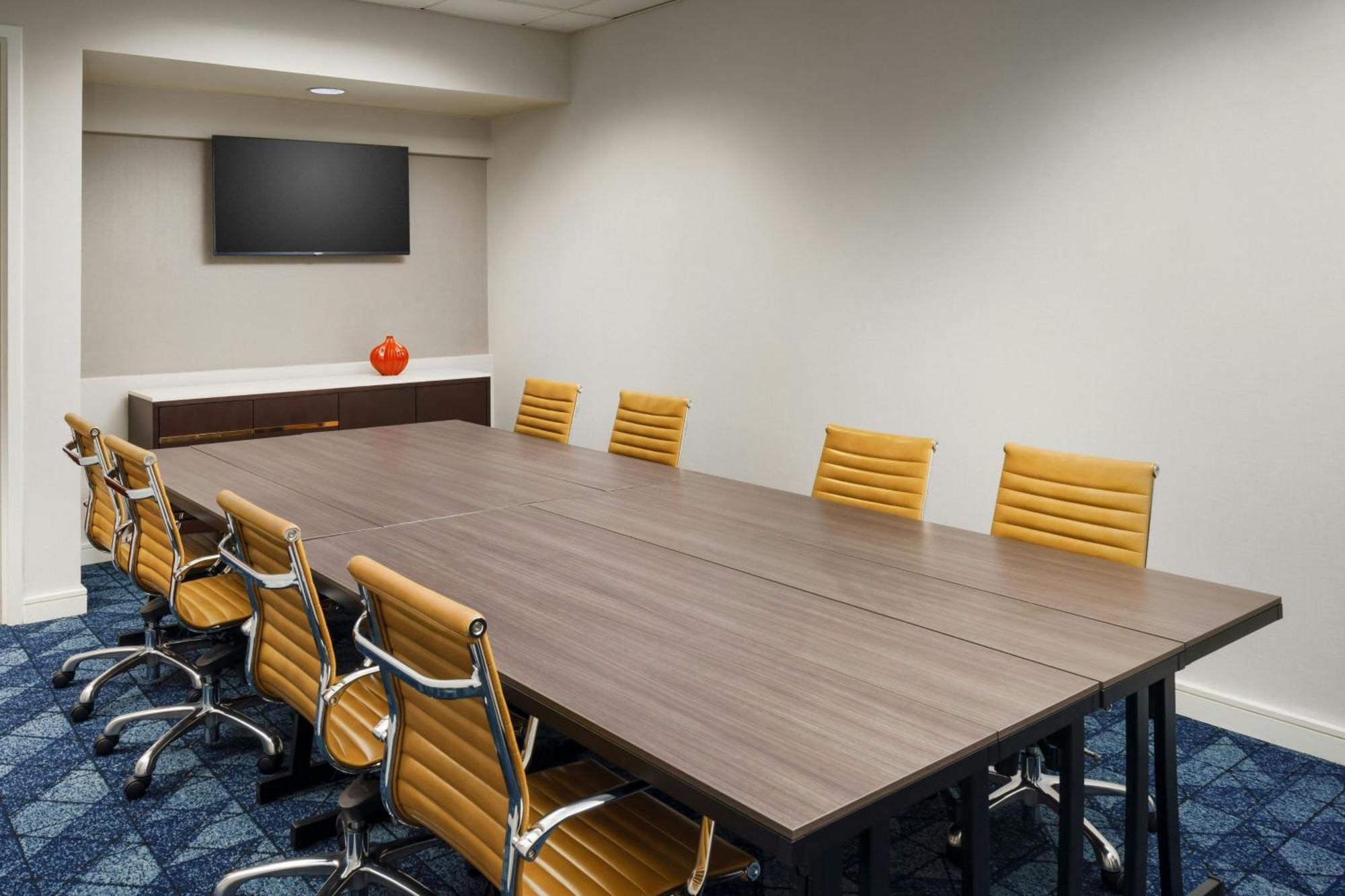 Courtyard By Marriott Buckhead Atlanta